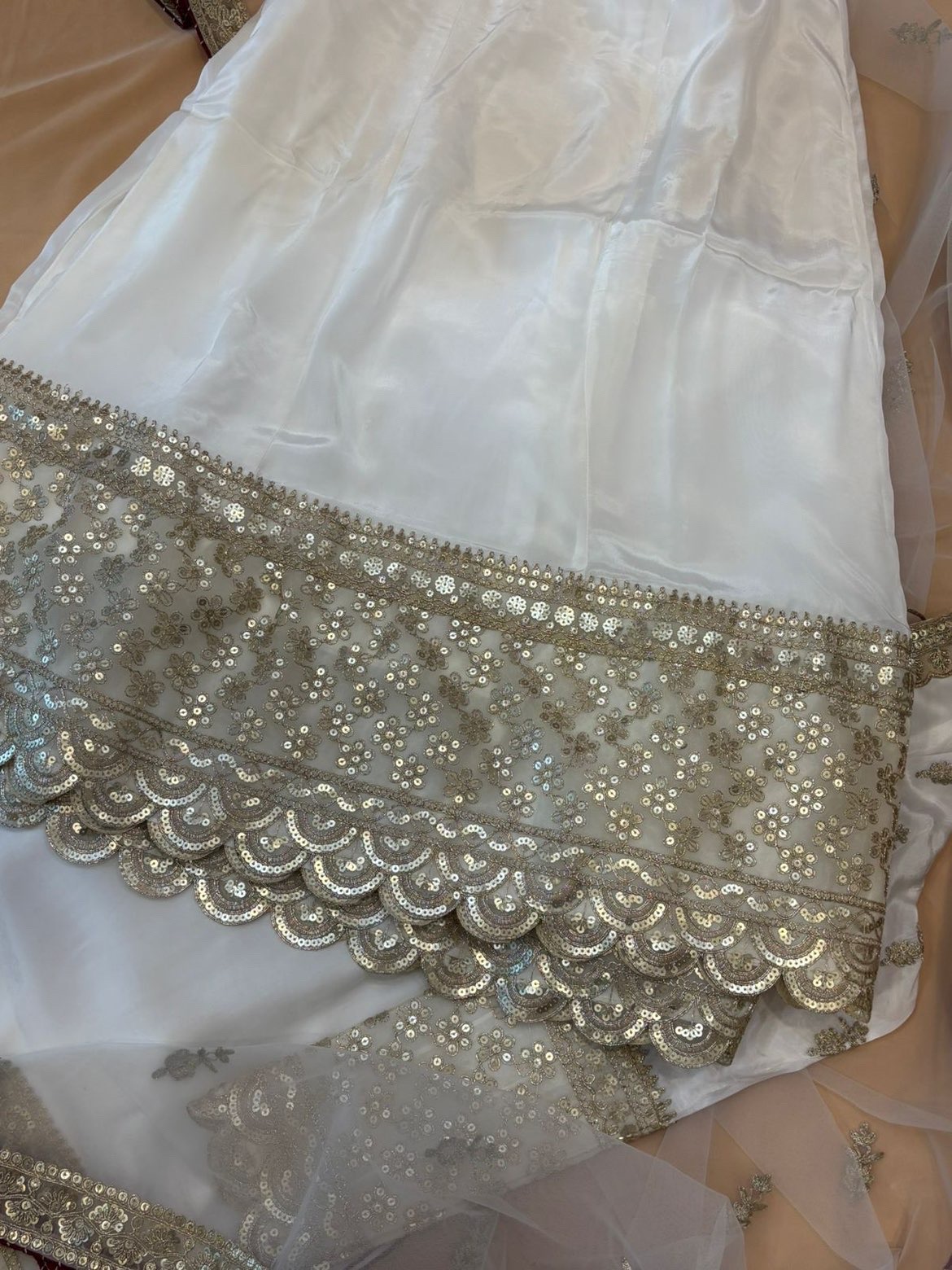 Nooré Zari – White & Gold Handworked Suit